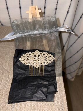 Bridal Silver Filigree Hair Comb - Elegant Wedding Accessory